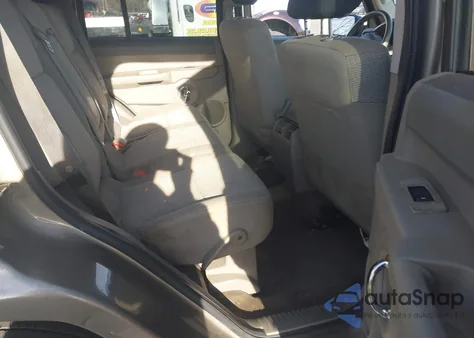 2006 Jeep Commander из США, поврежденный, VIN 1J8HG48N06C128017